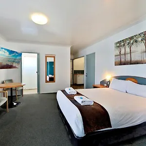 https://oscar-motel.queenslandhotels.net